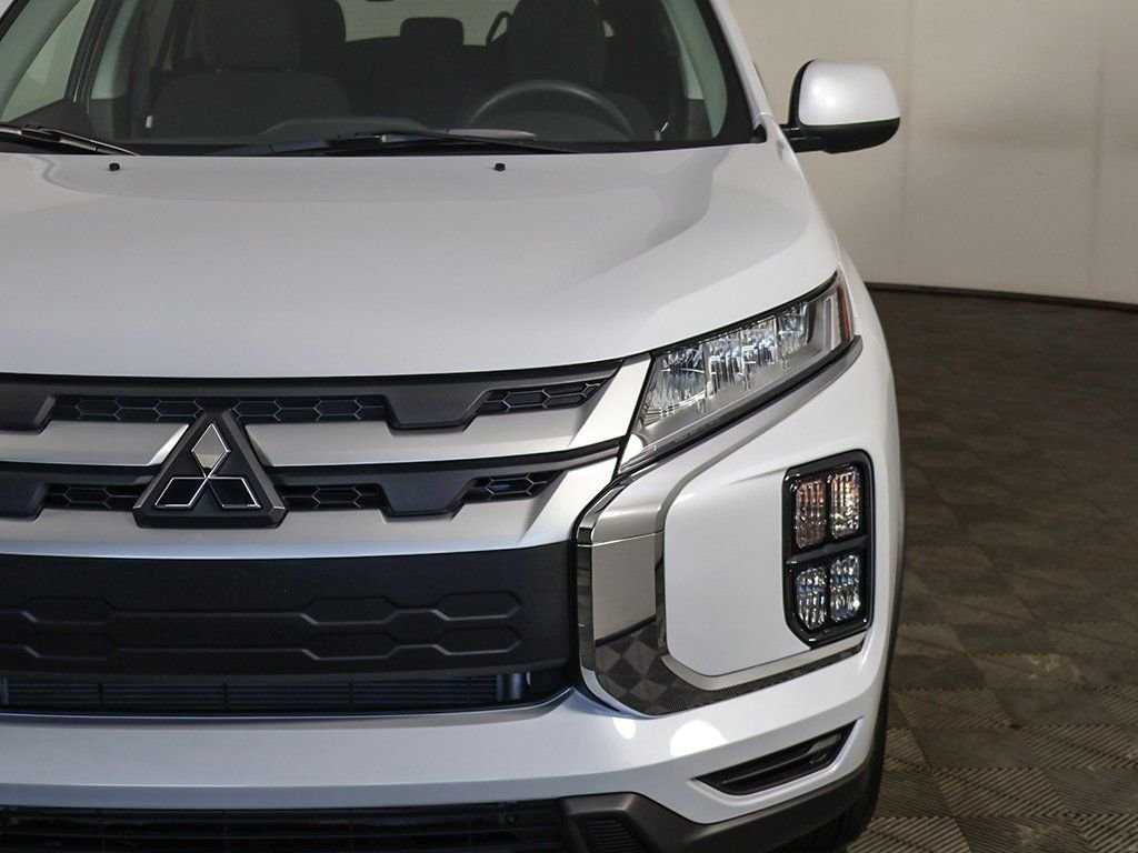 2025 Mitsubishi Outlander Sport ES - Photo 9