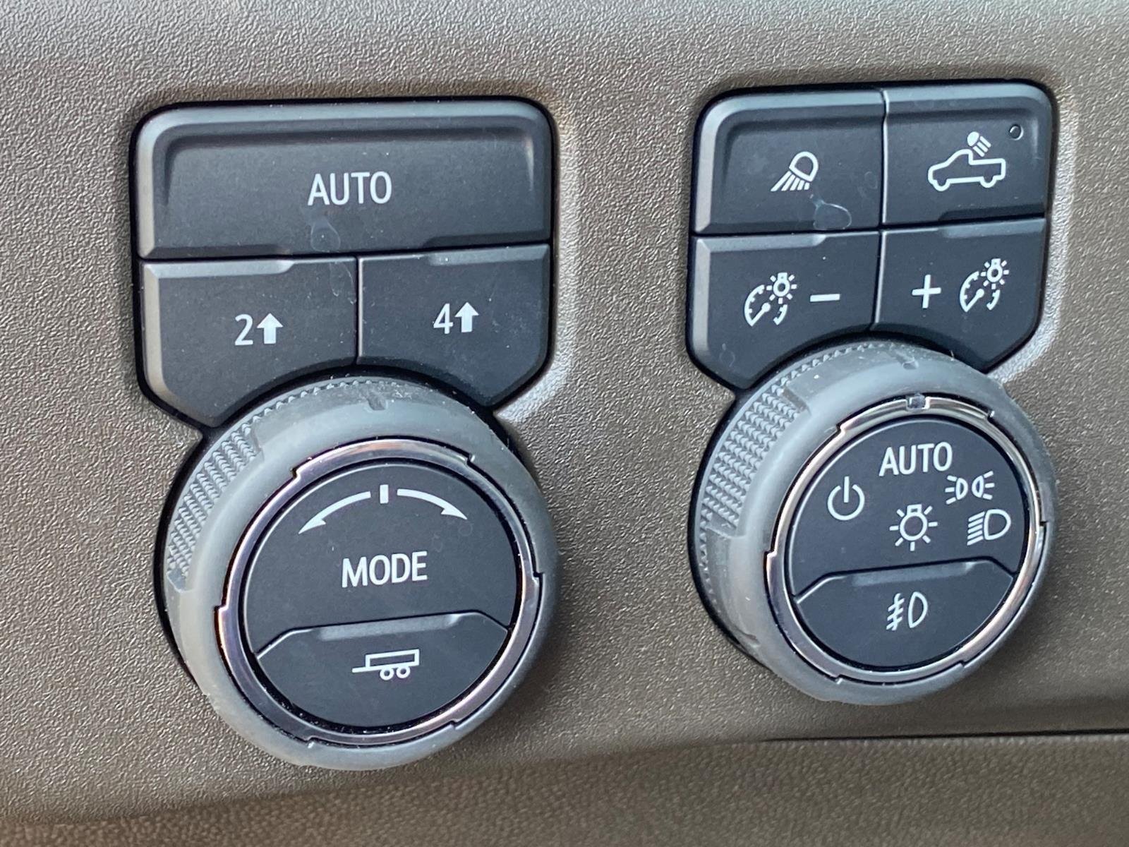 2025 Chevrolet Silverado 1500 LTZ - Photo 17
