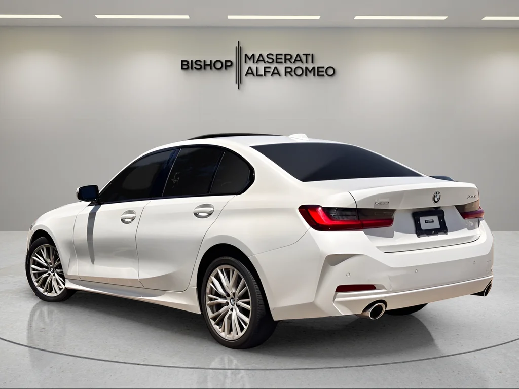 Used 2023 White BMW 330i xDrive image 3