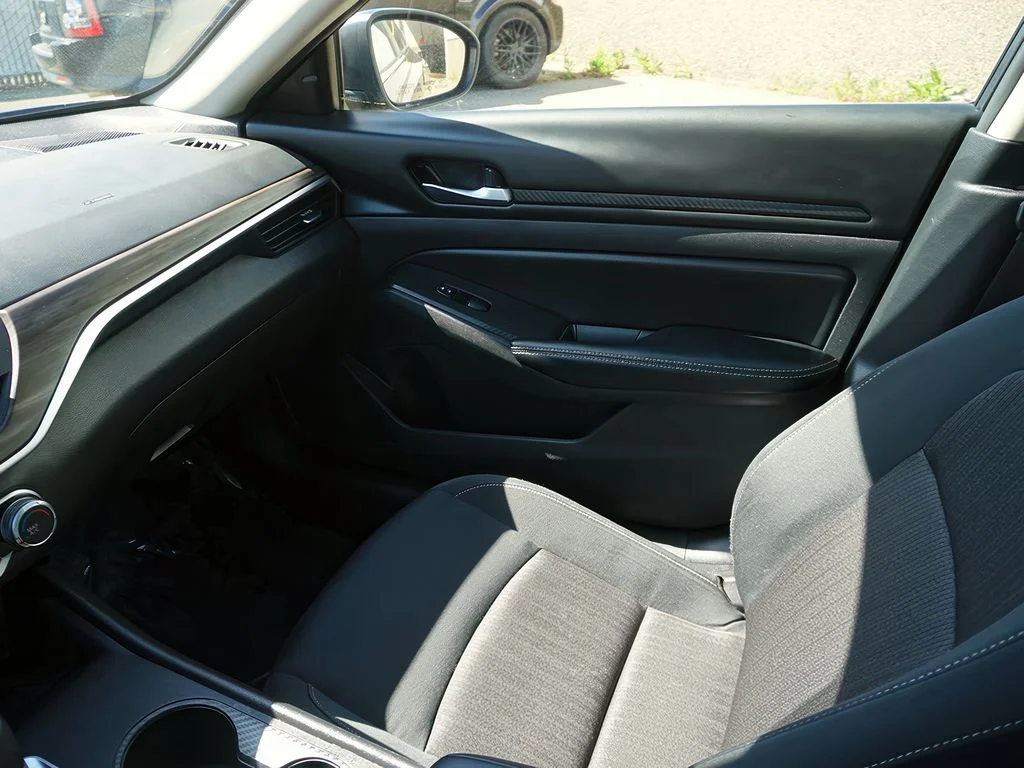 2025 Nissan Altima SV - Photo 38