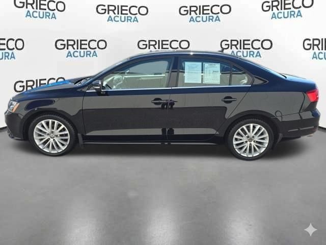 Used 2015 Black Volkswagen 1.8T SE image 4