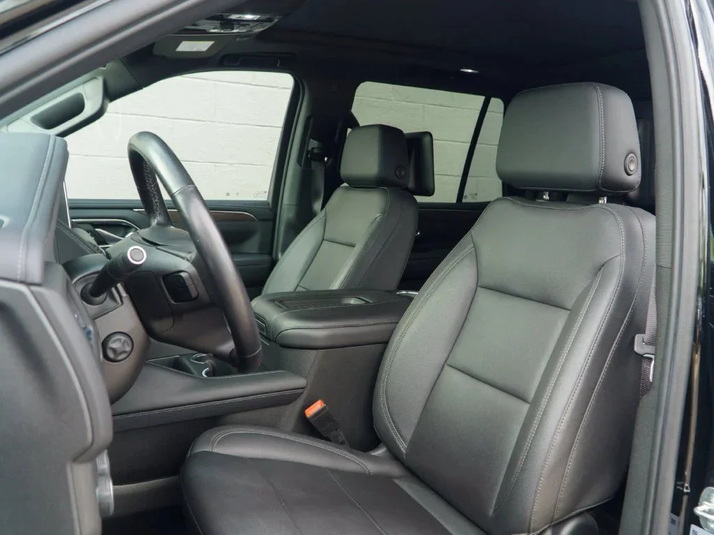 Used 2023 BLACK Chevrolet LT image 5