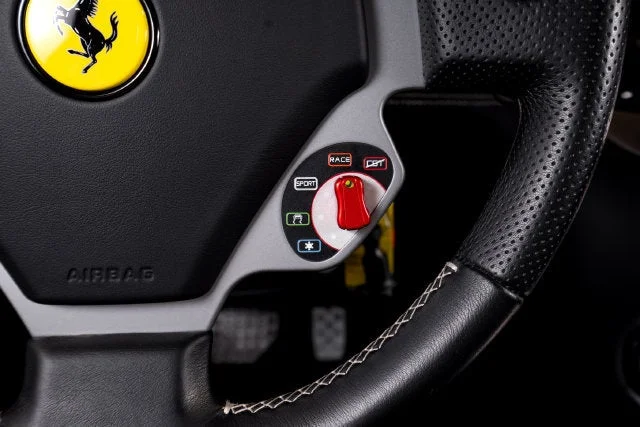 Used 2010 Nero Ferrari  image 43