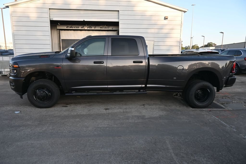 New 2026 Granite Crystal Metallic Clear-Coat Exterior Paint RAM Tradesman image 13