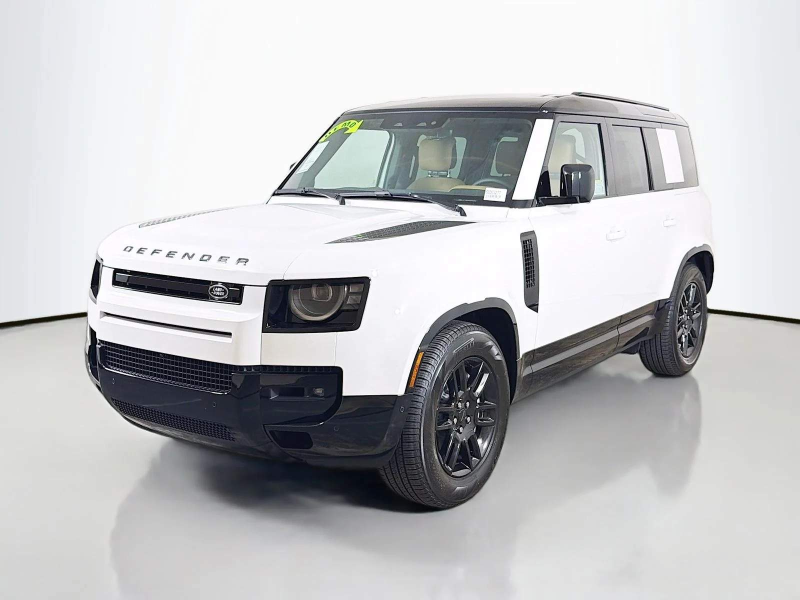 Used 2026 Fuji White Land Rover X-Dynamic SE image 1