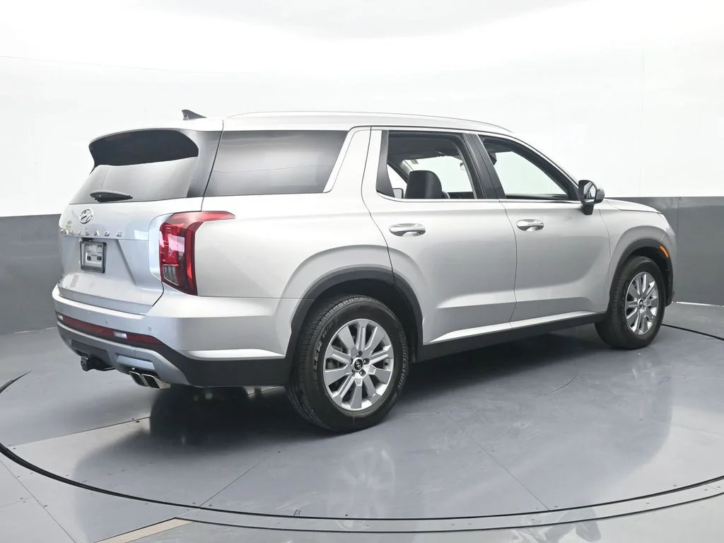 Used 2025 Typhoon Silver Hyundai SEL image 5