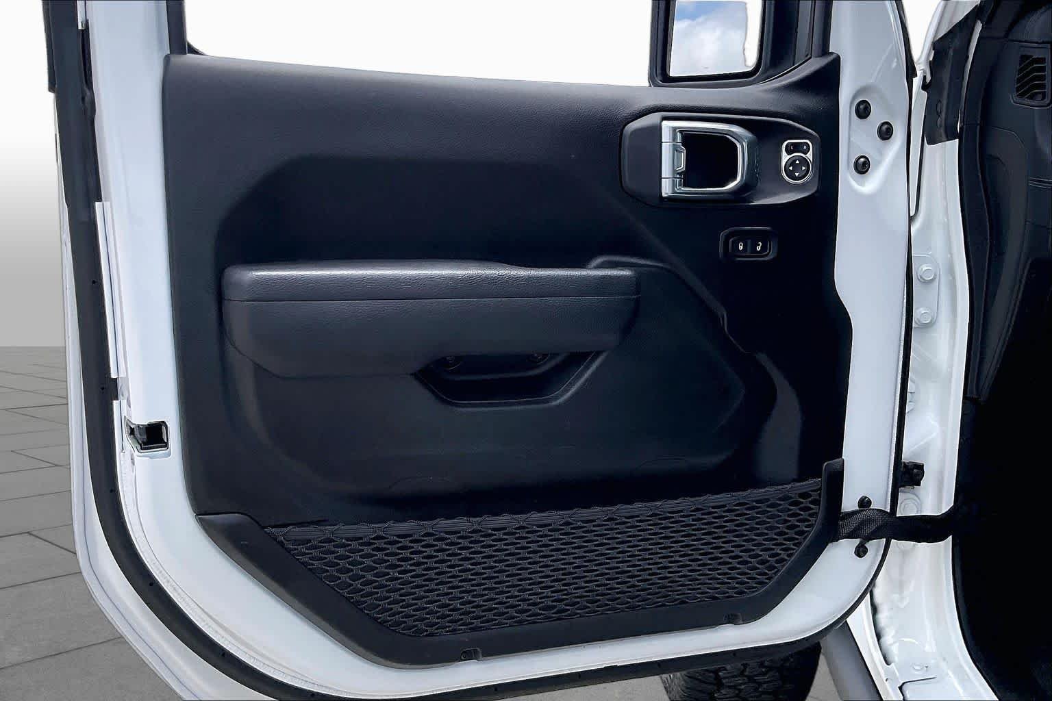 Used 2026 Bright White Clearcoat Jeep Rubicon image 20
