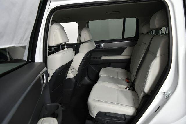 New 2027 White Hyundai SE AWD image 77