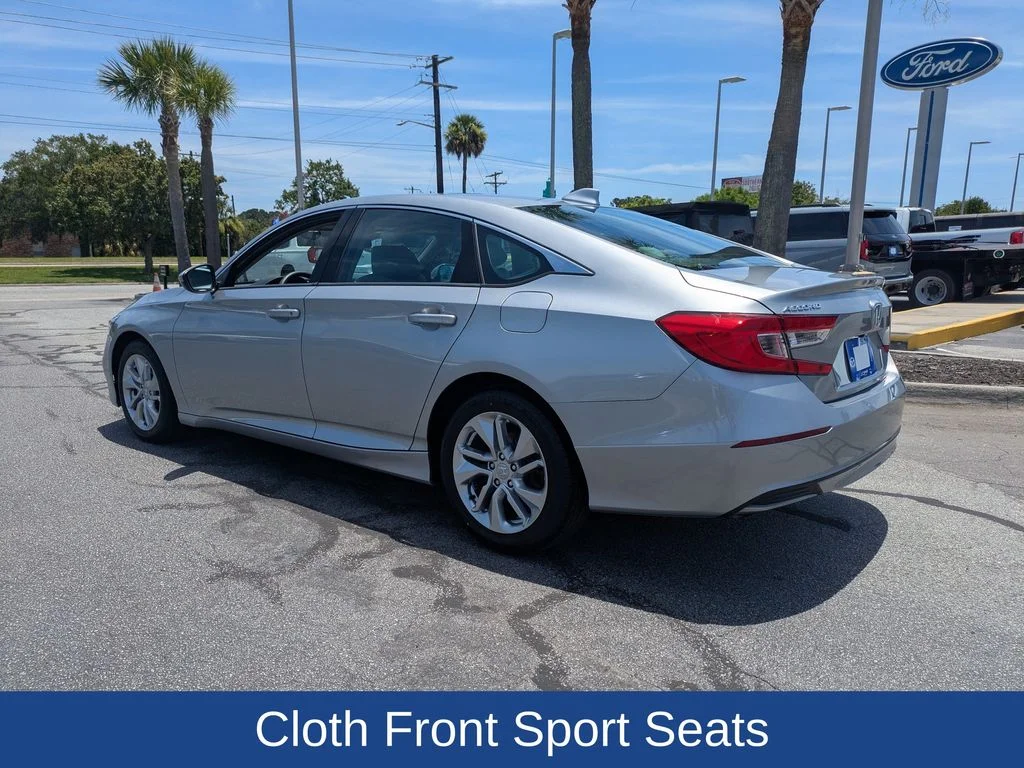 Certified Used 2019 Lunar Silver Metallic Honda LX image 6