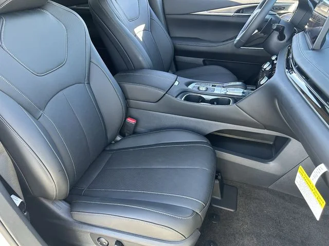 New 2027 RADIANT WHITE INFINITI Luxe FWD image 11