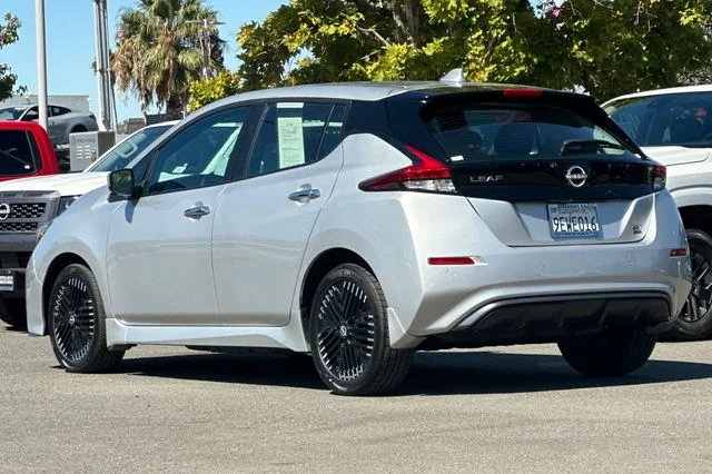 Used 2023 Silver Nissan SV Plus image 6