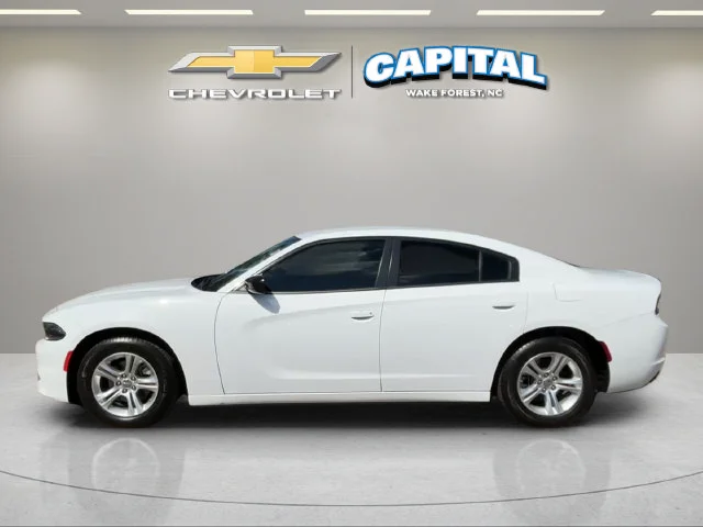Used 2023 White Dodge SXT image 2