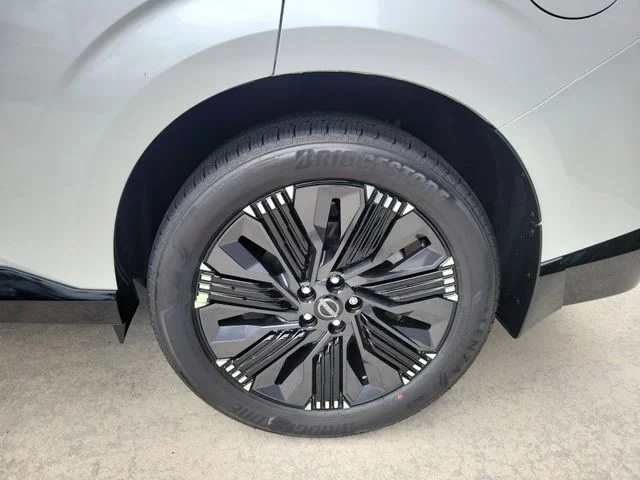 New 2027 Everest White Pearl TriCoat Nissan Platinum image 7