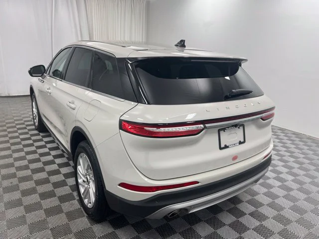 Used 2024 White Lincoln Premiere image 6