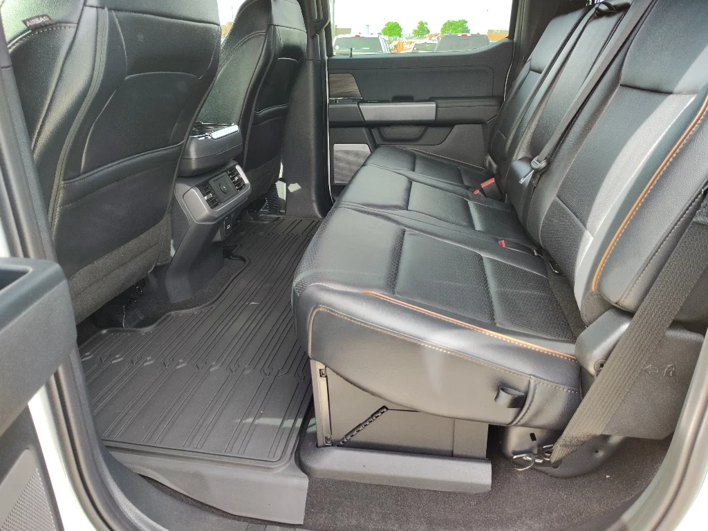 Used 2025 Star White Ford LARIAT image 15