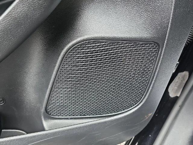 Used 2025 Black Chrysler Select image 27