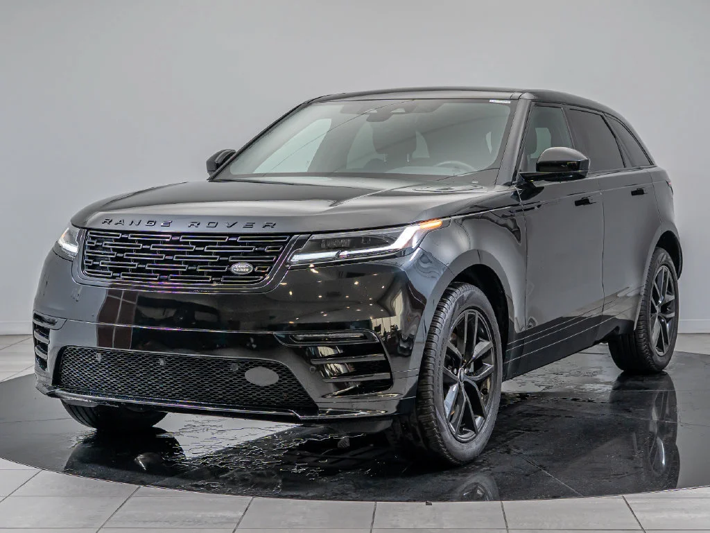 Used 2024 Santorini Black Metallic Land Rover Dynamic SE image 1
