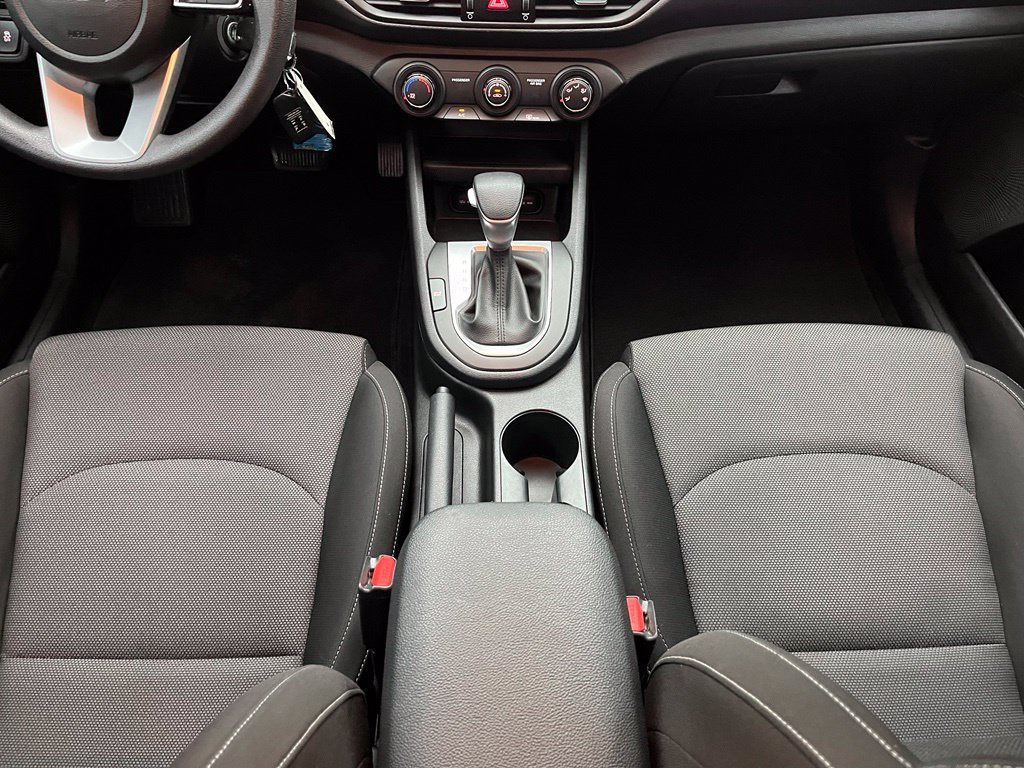 Used 2023 Red Kia LXS image 32