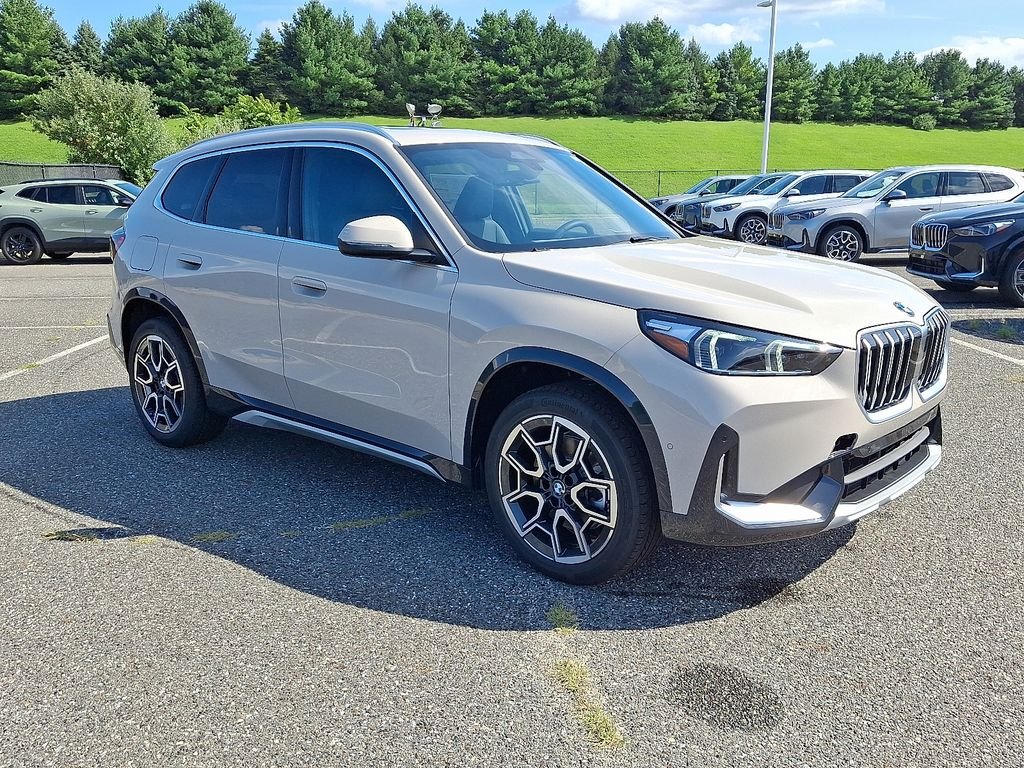 New 2027 Dune Grey Metallic BMW xDrive28i image 2