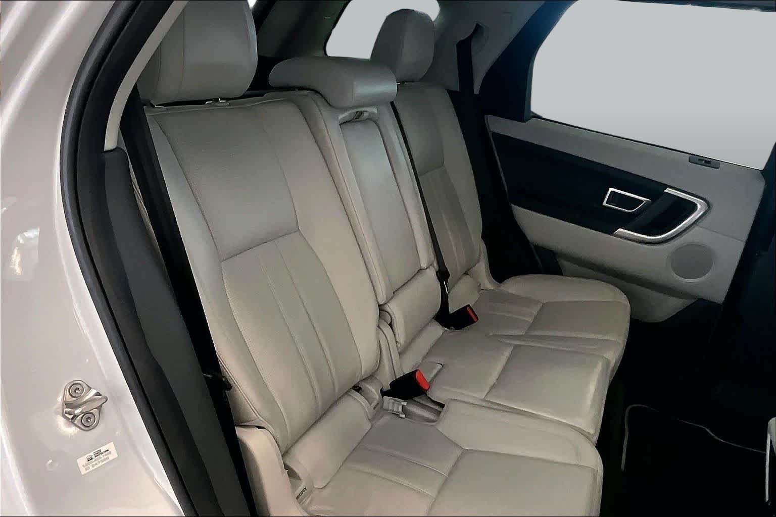 Used 2017 Fuji White Land Rover HSE image 19