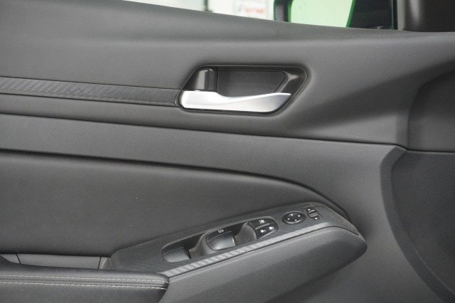 2025 Nissan Altima SV - Photo 14