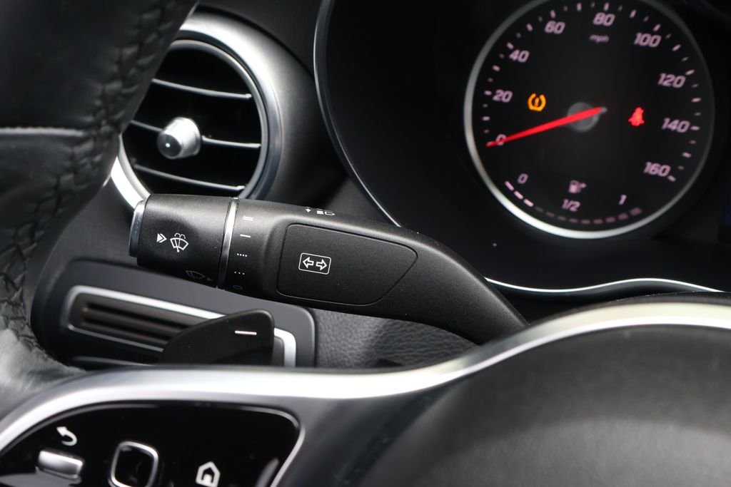 Used 2020 White Mercedes-Benz 4MATIC® image 22