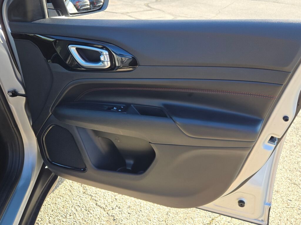 Used 2024 Silver Jeep Trailhawk image 5