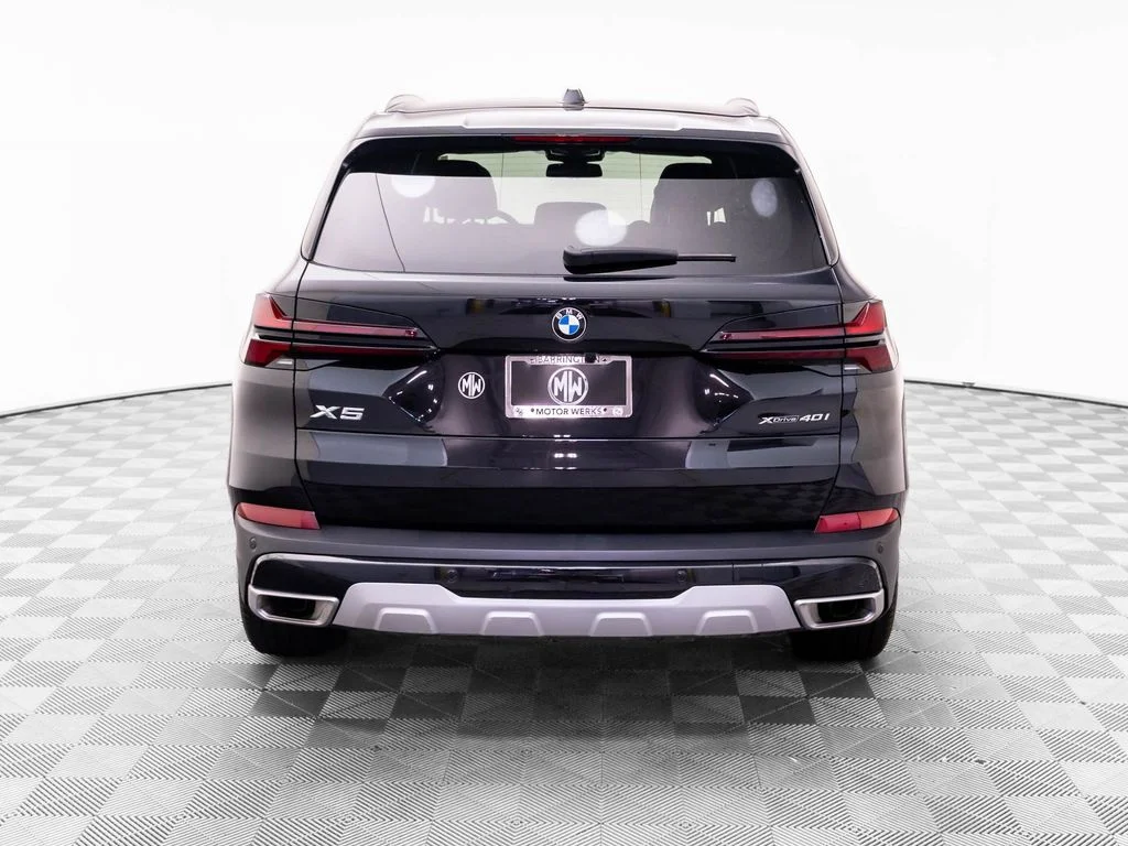 Used 2024 Black BMW xDrive40i image 4