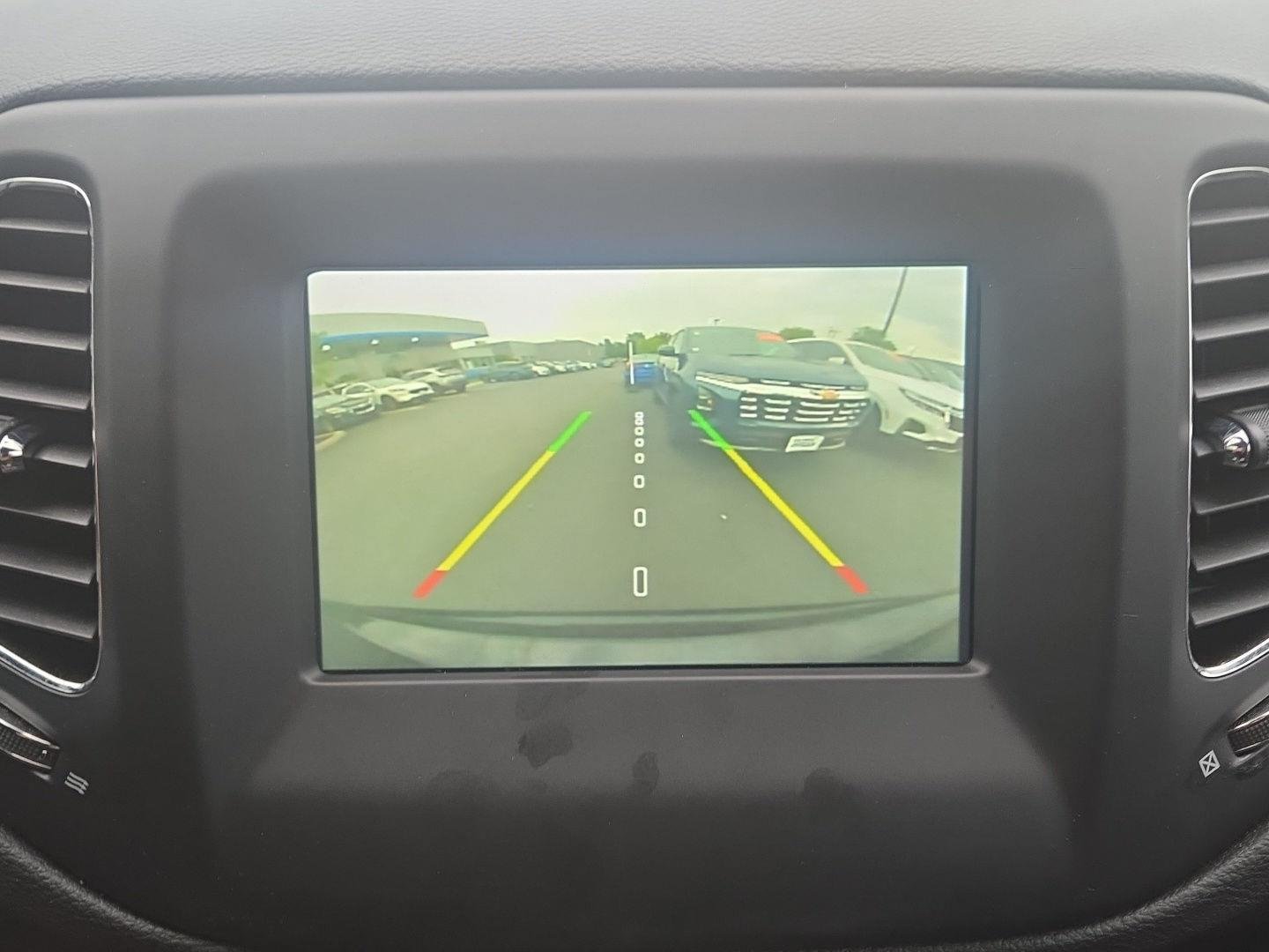 Used 2020  Jeep  image 5