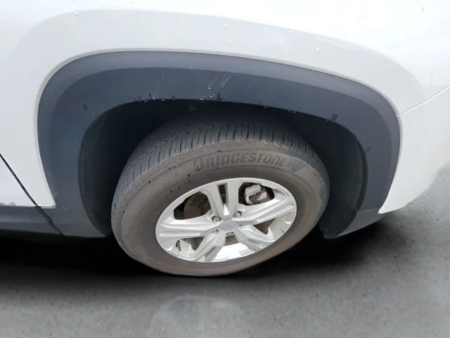 Used 2024 White GMC SLE image 30
