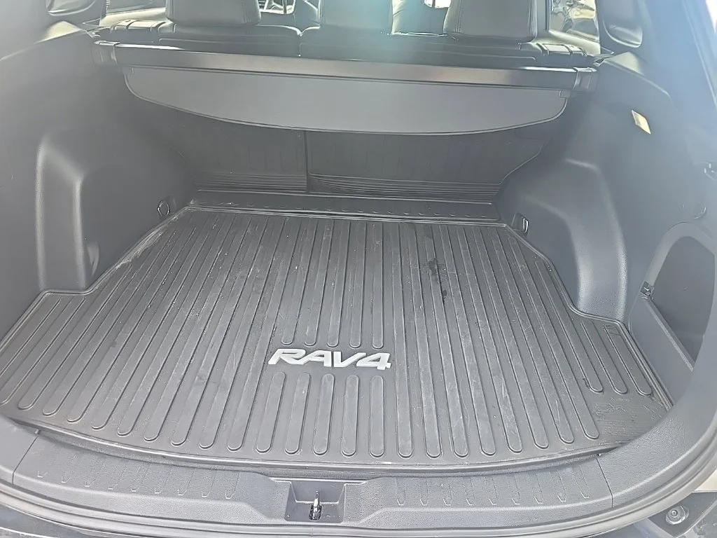 Used 2022 Silver Toyota SE image 10