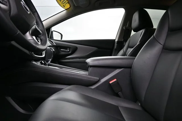 Used 2023 White Nissan SV image 15