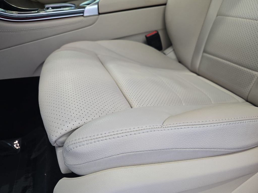 Used 2021  Mercedes-Benz GLC 300 image 29