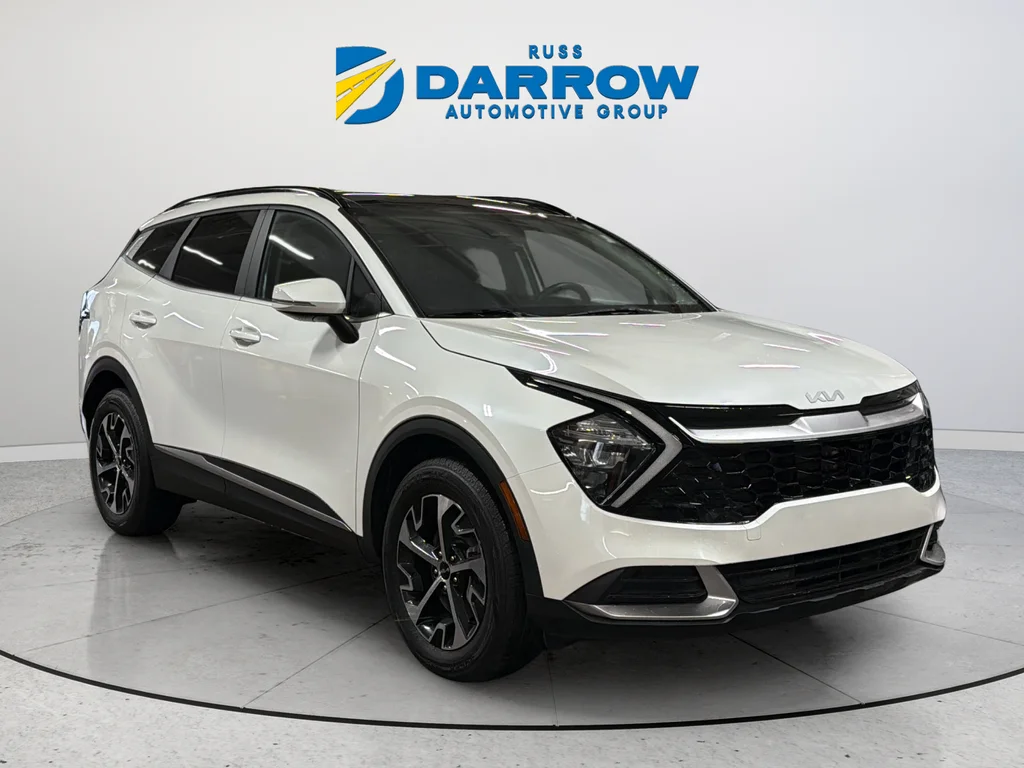 Used 2023 White Kia EX image 7