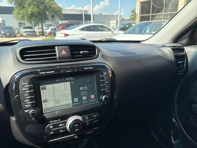 Used 2016 White Kia Plus image 11