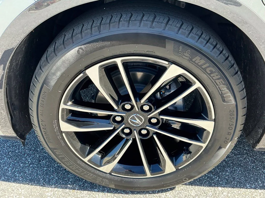 Used 2024  Acura Base image 26