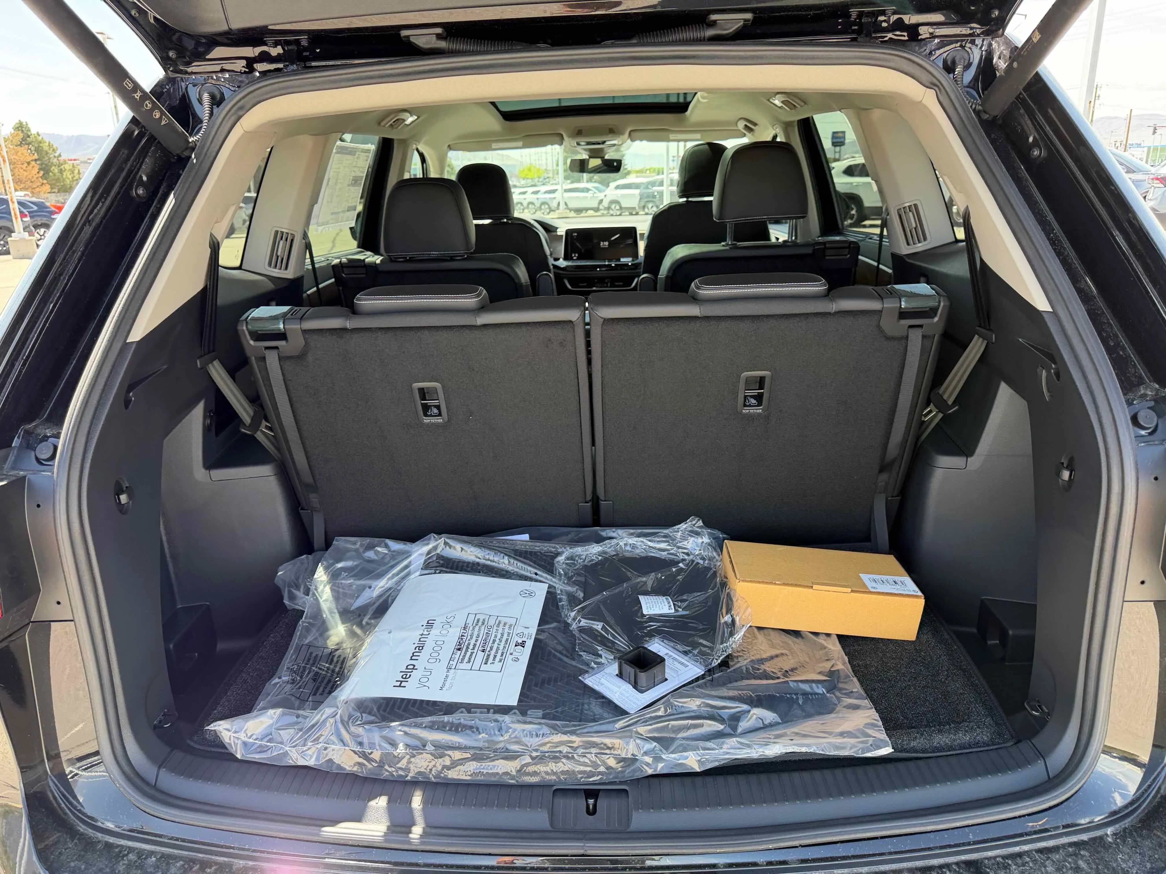 New 2026 Deep Black Volkswagen 2.0T SE w/Technology image 27