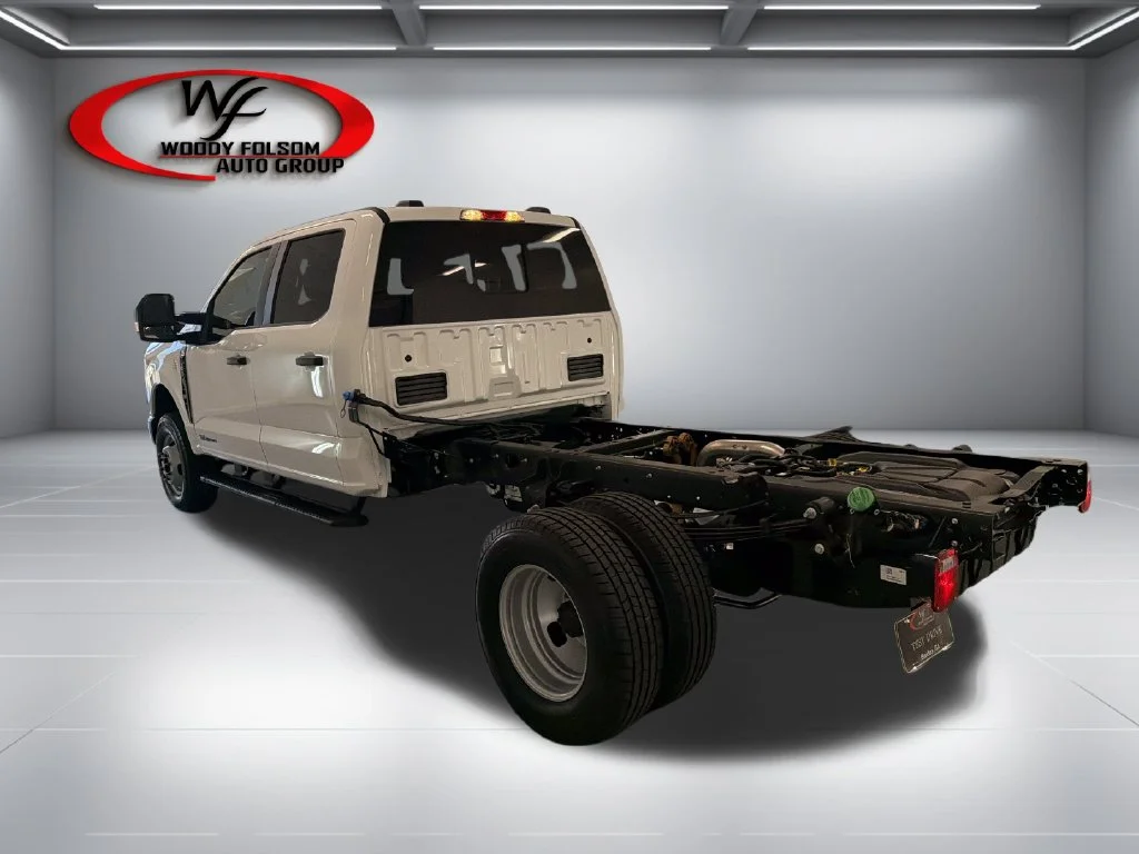New 2027 Oxford White Ford F-350® XL image 8