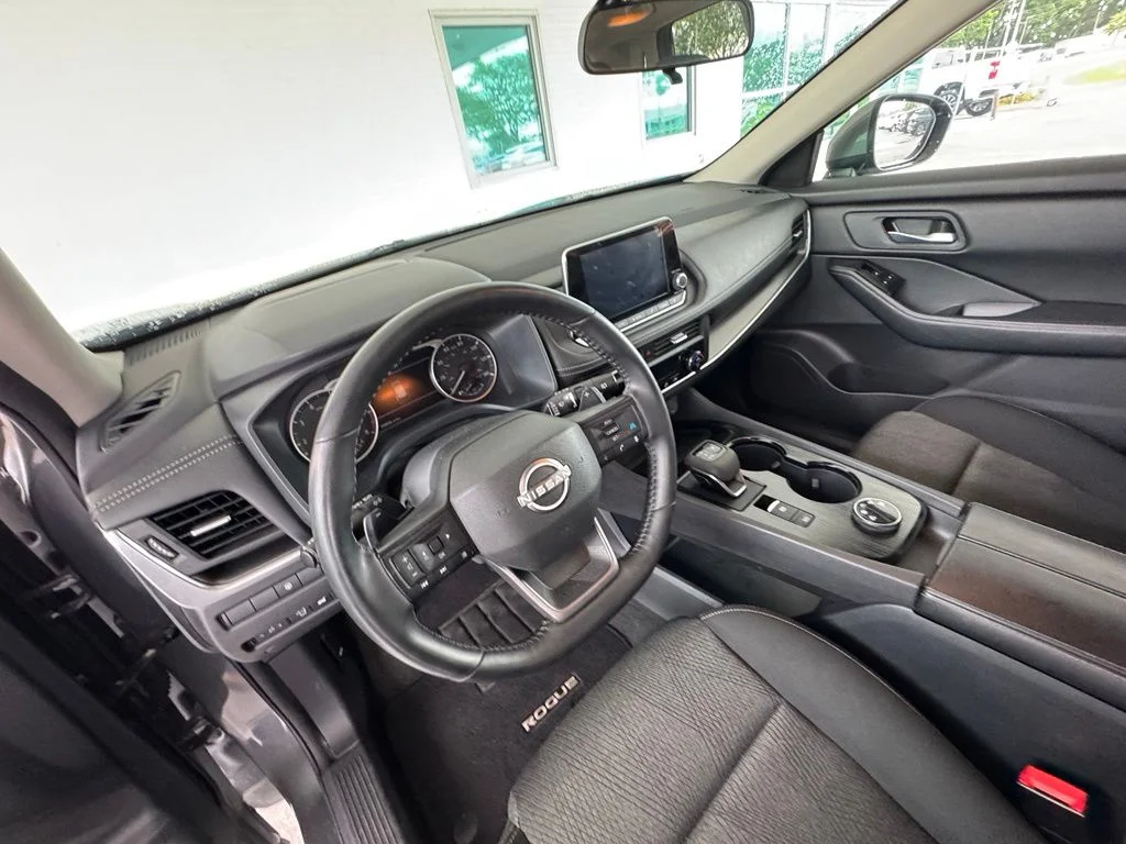 Used 2025 Gray Nissan SV image 12