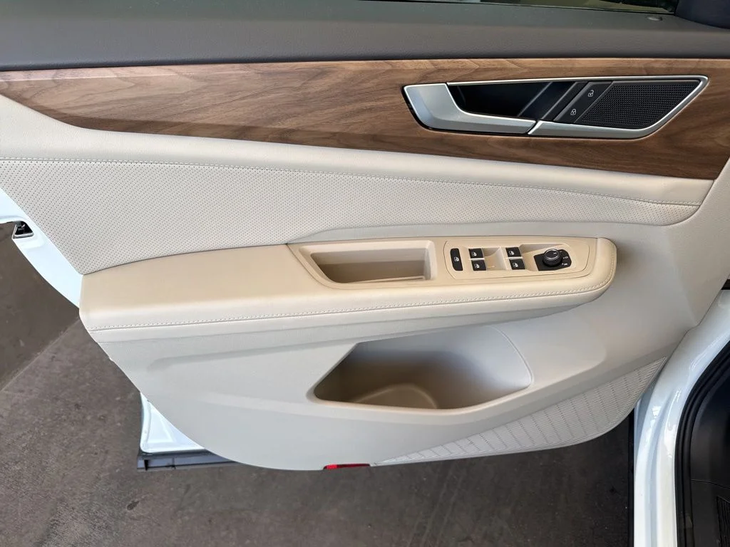 New 2026 White Volkswagen 2.0T SE image 10