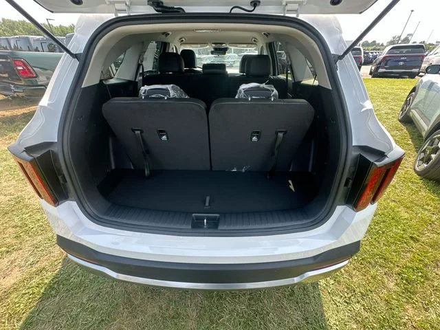 New 2026 Glacial White Pearl Kia S image 20