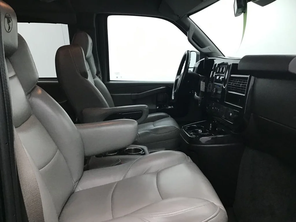 Used 2020 Black Chevrolet Explorer Limited SE image 40