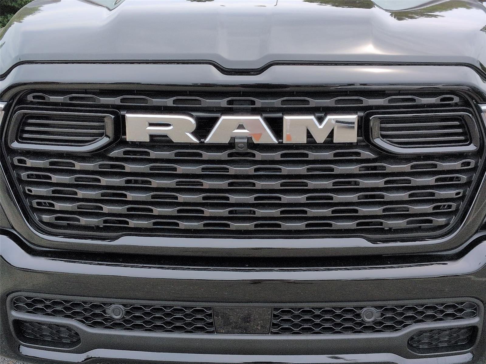 New 2026 Diamond Black Crystal Pearl-Coat Exterior Paint RAM Lone Star image 14