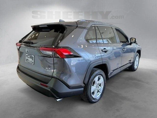 Used 2019 Magnetic Gray Metallic Toyota XLE image 12