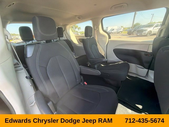 Used 2023 Black Chrysler LX image 25
