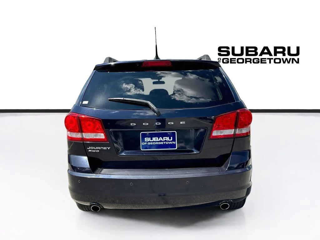 Used 2011 Black Dodge Mainstreet image 6