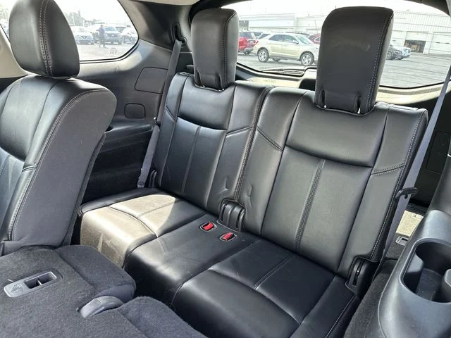Used 2019 White Nissan SL image 27