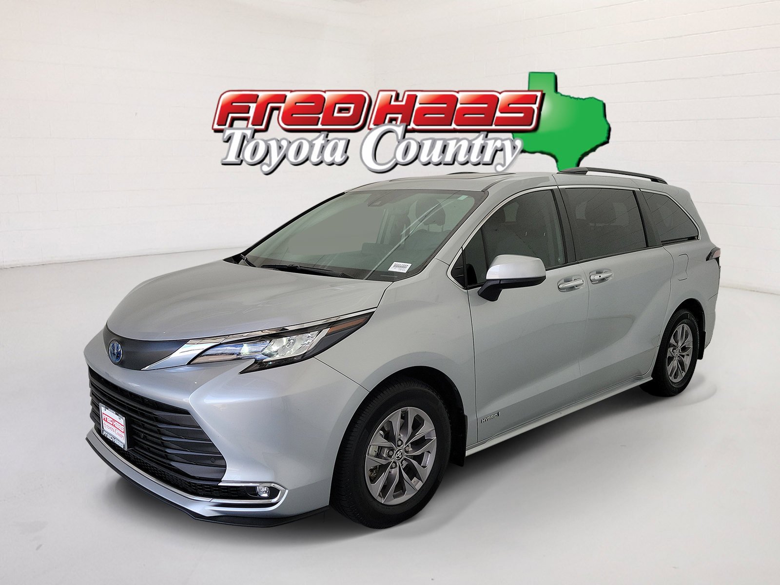Used 2021 Celestial Silver Metallic Toyota XLE image 1
