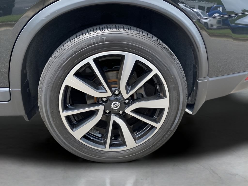 Used 2019 Magnetic Black Pearl Nissan SL image 25