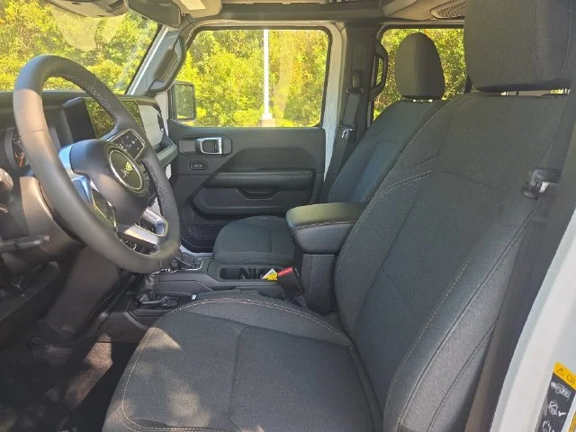 Used 2026 White Jeep Sahara image 9